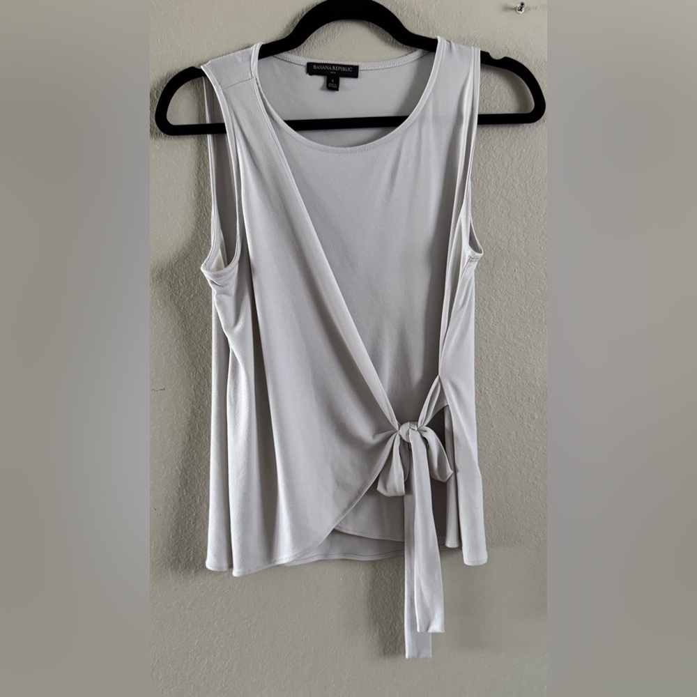Banana Republic Women’s Light Gray Sleeveless Blouse Side Tie Sz Small Tank Top